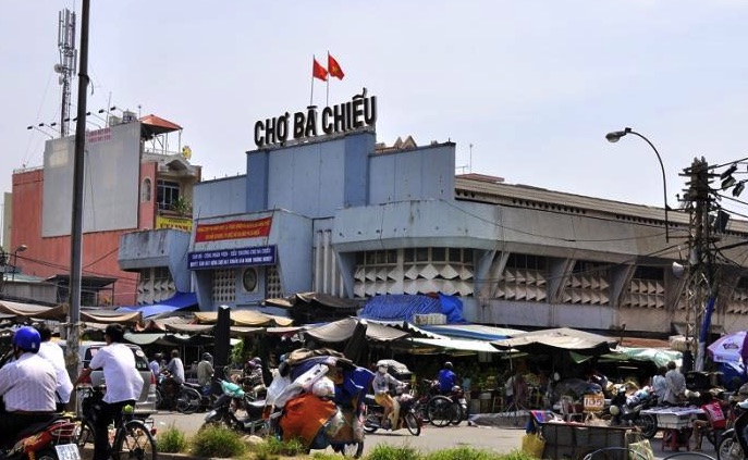 lay-su-quan-ao-tai-cho-ba-chieu.jpg