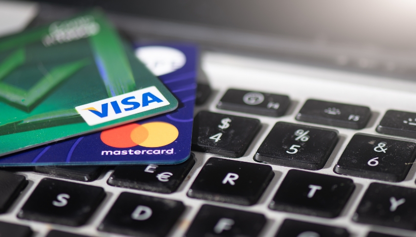 Sử dụng thẻ Visa và Master Card 
