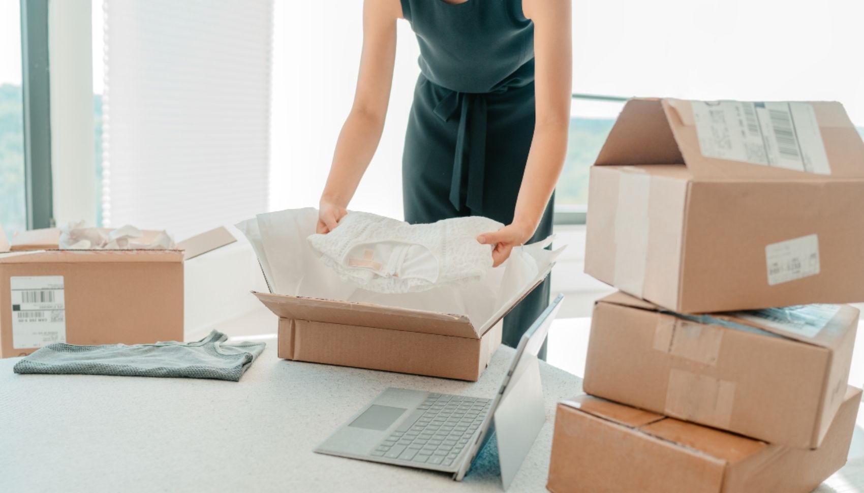 Cách đóng gói hàng hóa đi Trung Quốc cho quần áo thời trang Cách đóng gói hàng hóa đi Trung Quốc cho quần áo thời trang